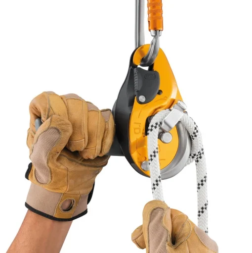 Petzl I'D Evac self-braking descender with anti-panic function for lowering from an anchor* Descenders